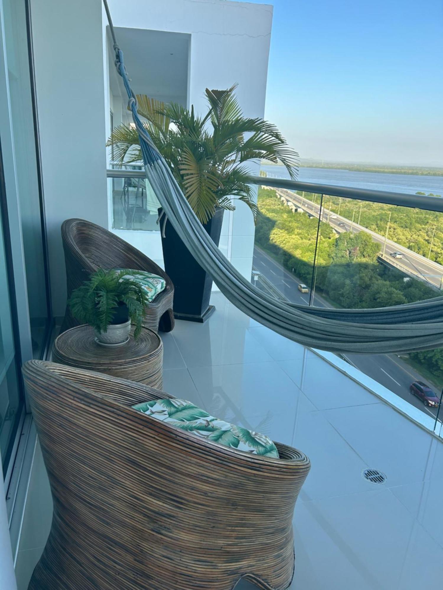 Hermoso Apartamento: Beachfront Comfort With Direct Access Apartment Cartagena